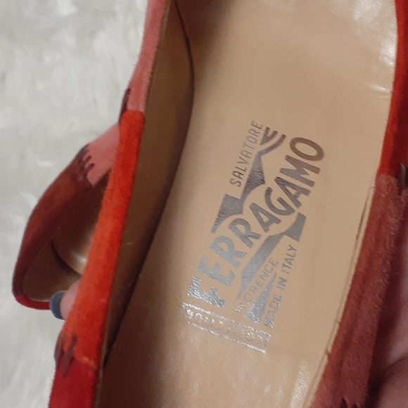 Vtg Salvatore Ferragamo Red & Burgundy Suede Colorblock Patchwork Heels Size 8 - Picture 6 of 12